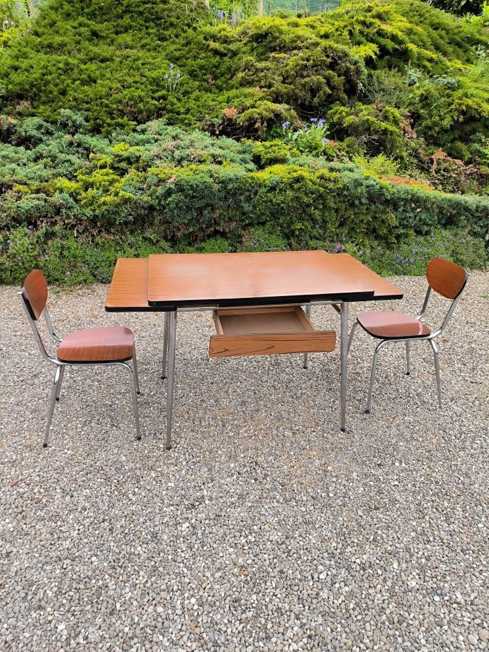Table de cuisine ancienne (Formica) Meubles