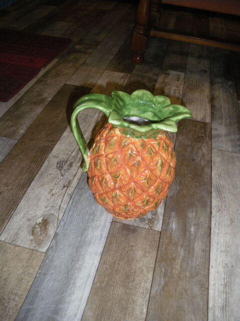 carafe en terre émaillée forme d ananas 24 Calès (46)