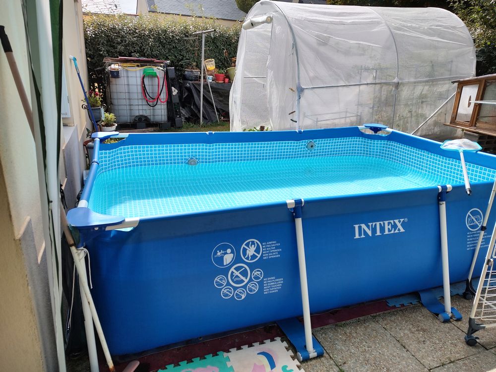 Piscine intex Jardin
