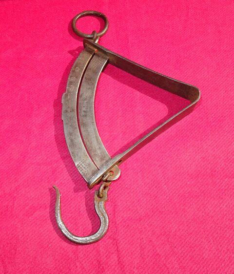 ANCIEN & RARE PESON EN FER FORG� MARQUE H.HAMON 25KG en V 27 Sergines (89)