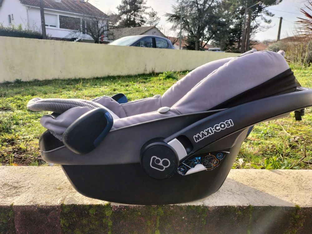 MAXI- COSI TRANSAT et BAIGNOIRE Puriculture
