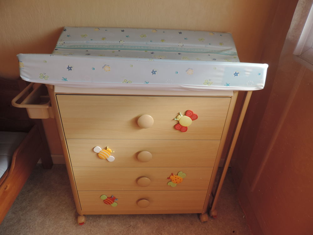 MEUBLE A LANGER AVEC BAIGNOIRE Meubles