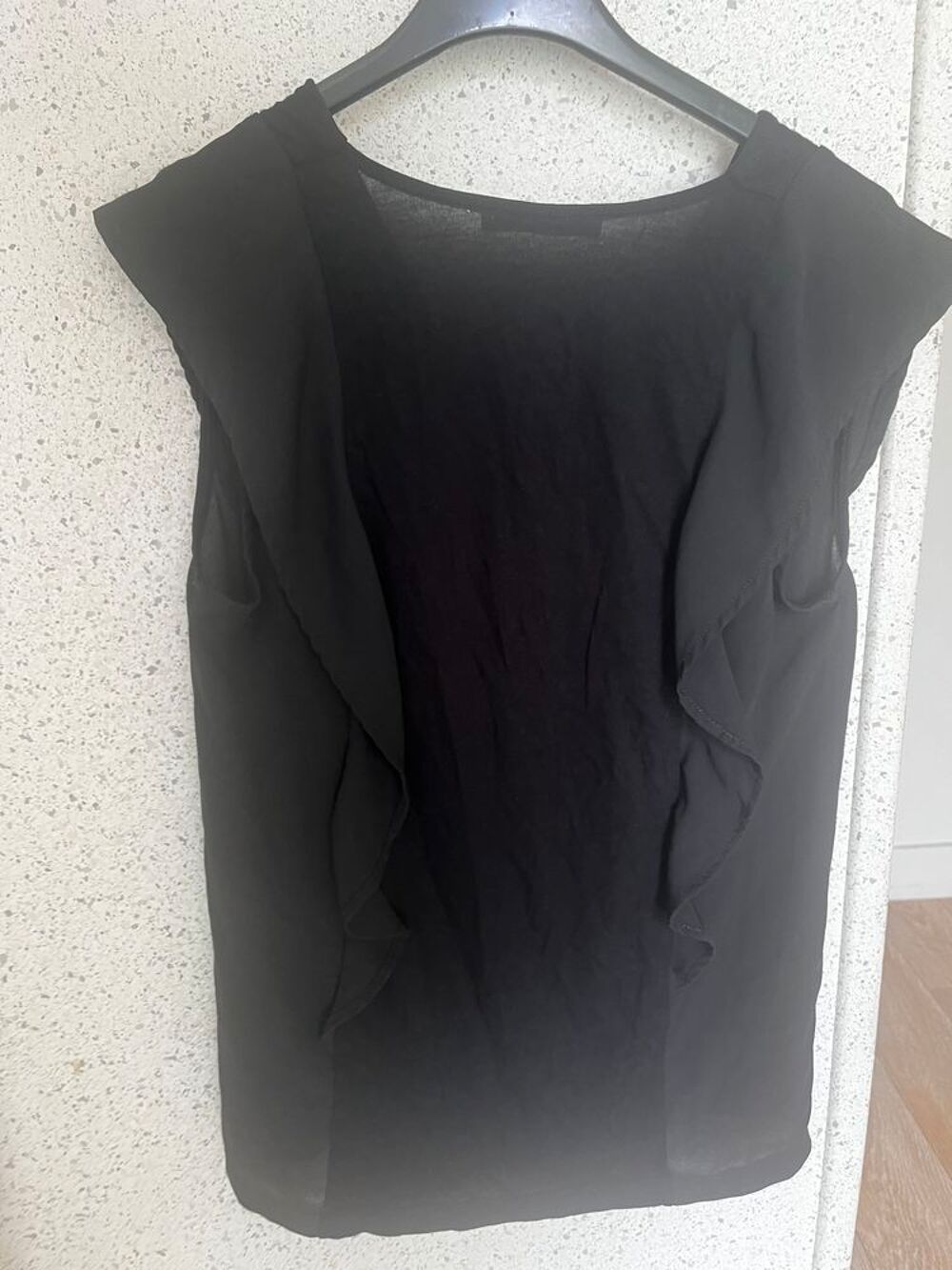 Blouson noir &agrave; volants V�tements