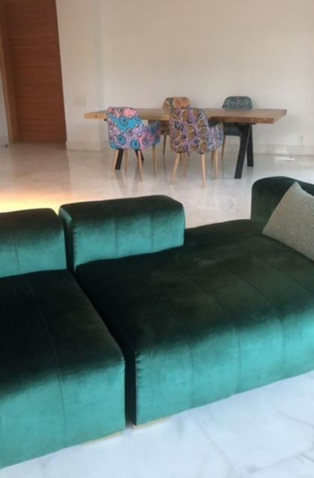 ? Canap&eacute; velours &eacute;meraude ? design italien
Une vraie pi&egrave;ce Meubles