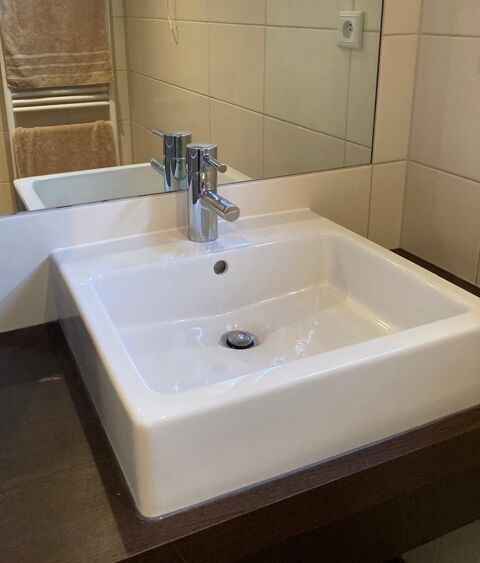 Lavabo Duravit sans robinet Divonne-les-Bains (01)