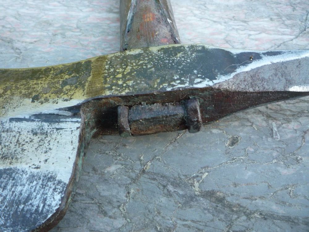 OUTIL ANCIEN, ANCIENNE HACHE DE POMPIER
