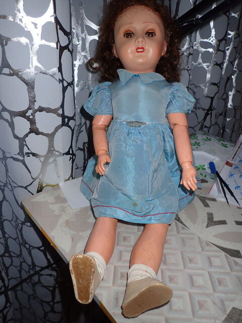 Poupe ancienne PARIS 301 40 120 Saint-Loup-Lamair (79)