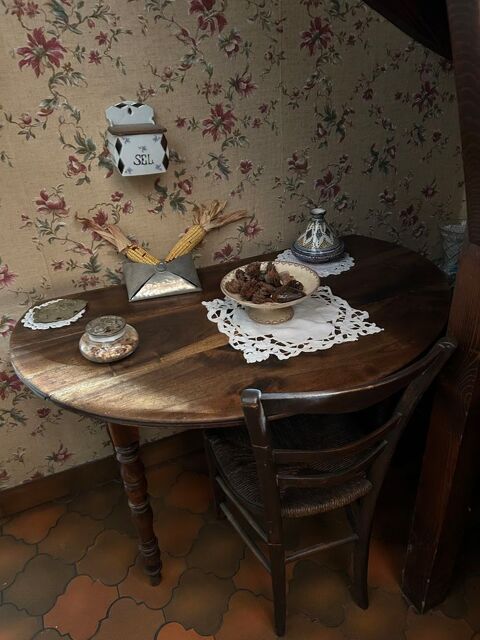 Table Louis Philippe ovale 110x90  un tiroir pas de rallonge 50 Bron (69)