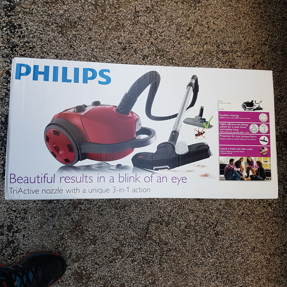 Aspirateur Phillips 2000 w neuf. Electroménager