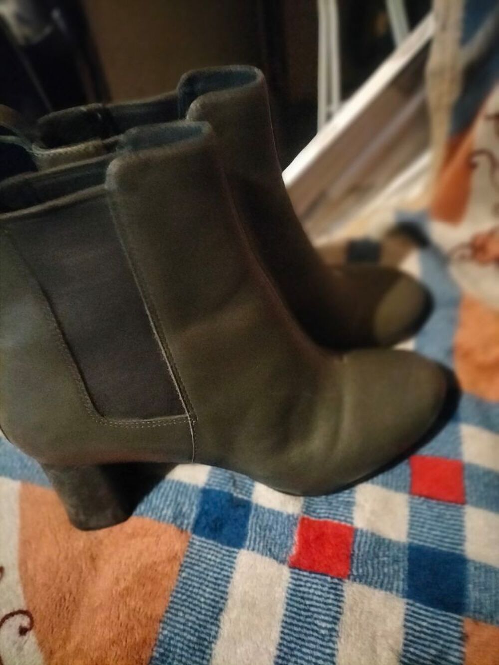 Boots cuir Camper kaki pointure 37 tr&egrave;s bon &eacute;tat Chaussures