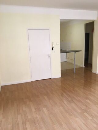  Appartement à louer 3 pièces 50 m²