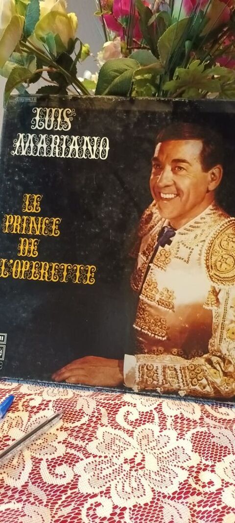  cd  4 noel et coffret disque  luis mariano, jacque brel  5 Montfaucon-en-Velay (43)