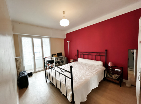 Chambre a coucher : lit, armoire, chevet 1200 Toulon (83)