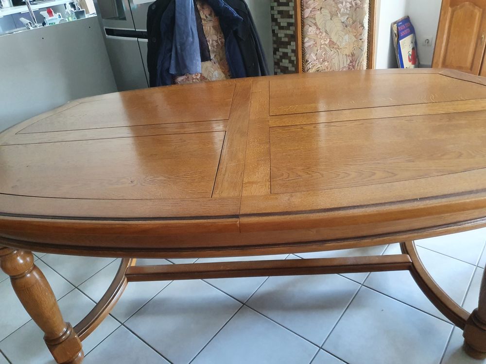 Table - chaises et meuble TV en ch&ecirc;ne massif Meubles