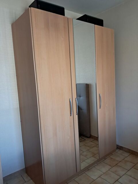 Armoire 3 portes avec miroir en mélanine hêtre 180 Creil (60)