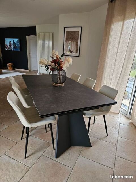 table de chez  bois joly  2000 Les Herbiers (85)