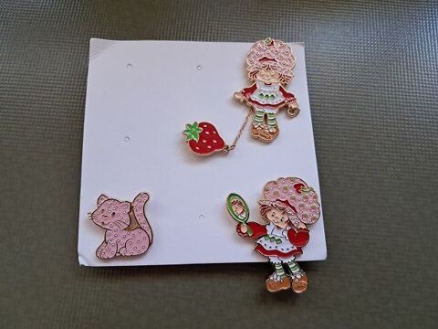 Lot Pin's Charlotte fraise manga anime mode japon cosplay go 4 Fèves (57)