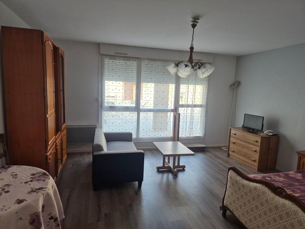 Location Appartement ? Appartement F1 avec terrasse Thorigny-sur-oreuse