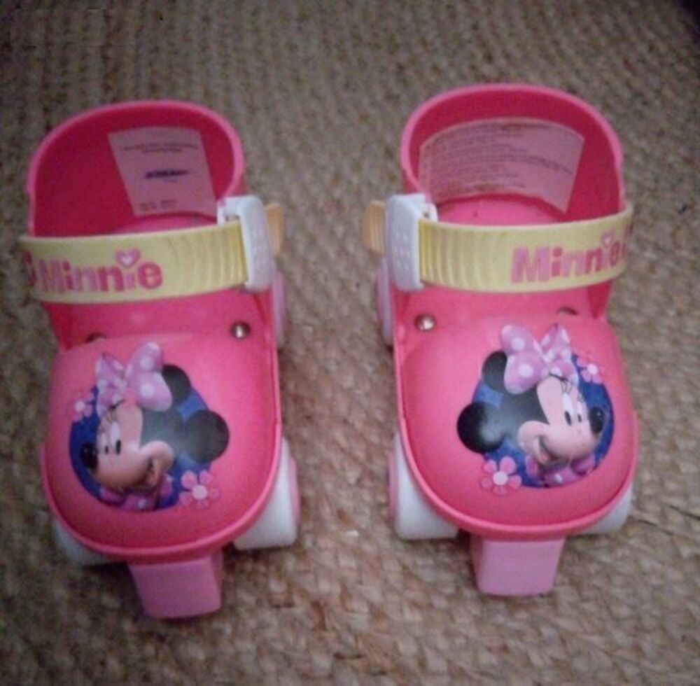 patins &agrave; roulette Minnie Disney Jeux / jouets