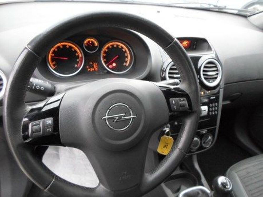 Corsa 1.4 - 100 ch Twinport Graphite 2014 occasion 26400 Crest