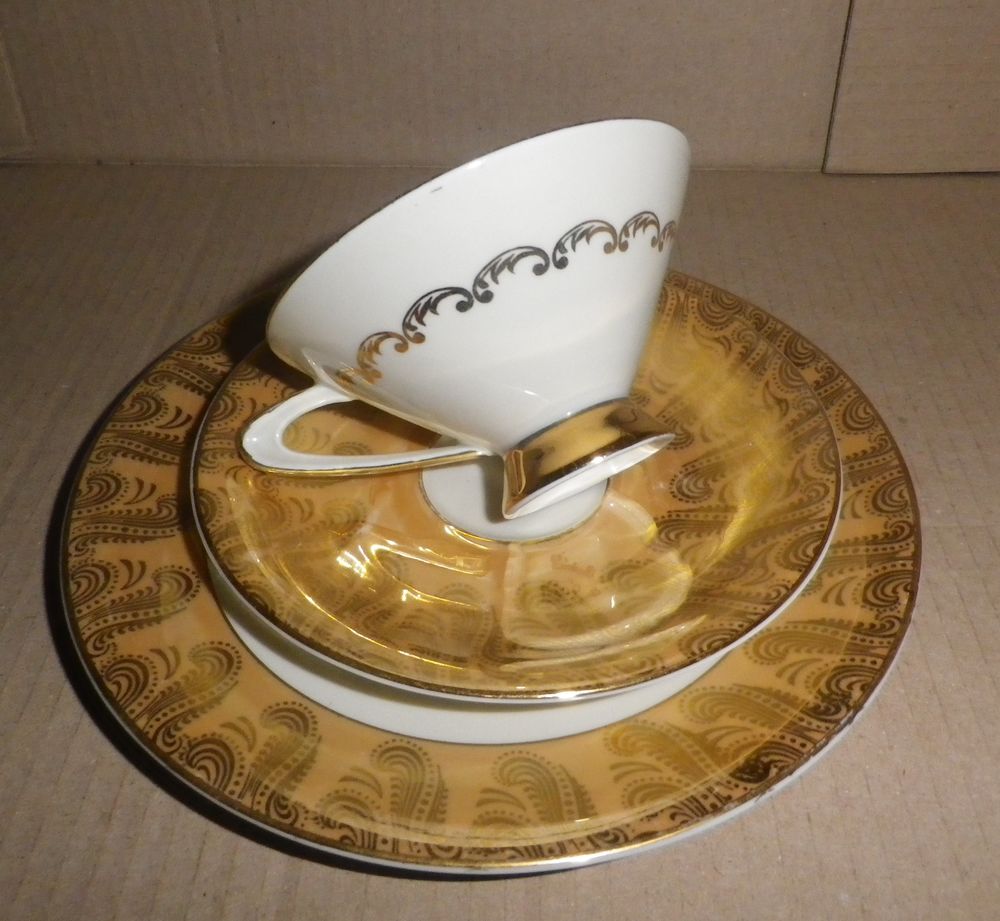 SAMMELTASSE N&deg;5 TASSE SOUS-TASSE ASSIETTE A DESSERT 