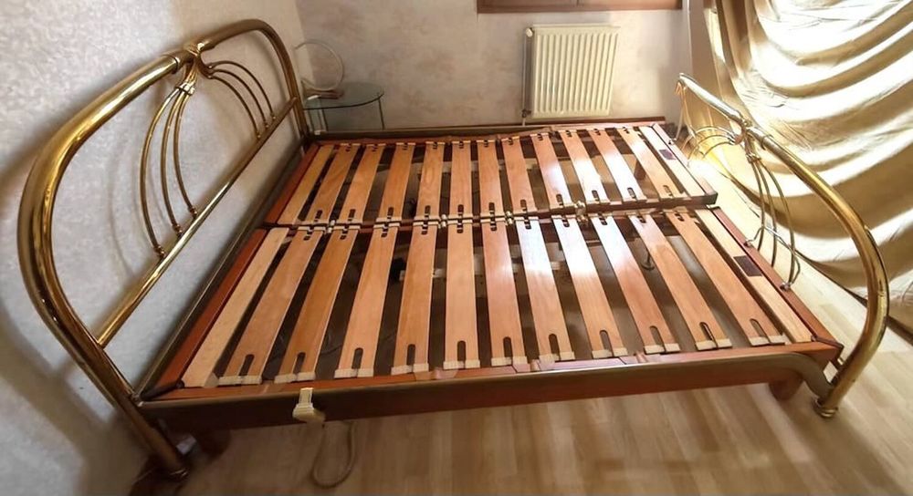 Lit + sommier Treca &eacute;l&egrave;ctrique Meubles