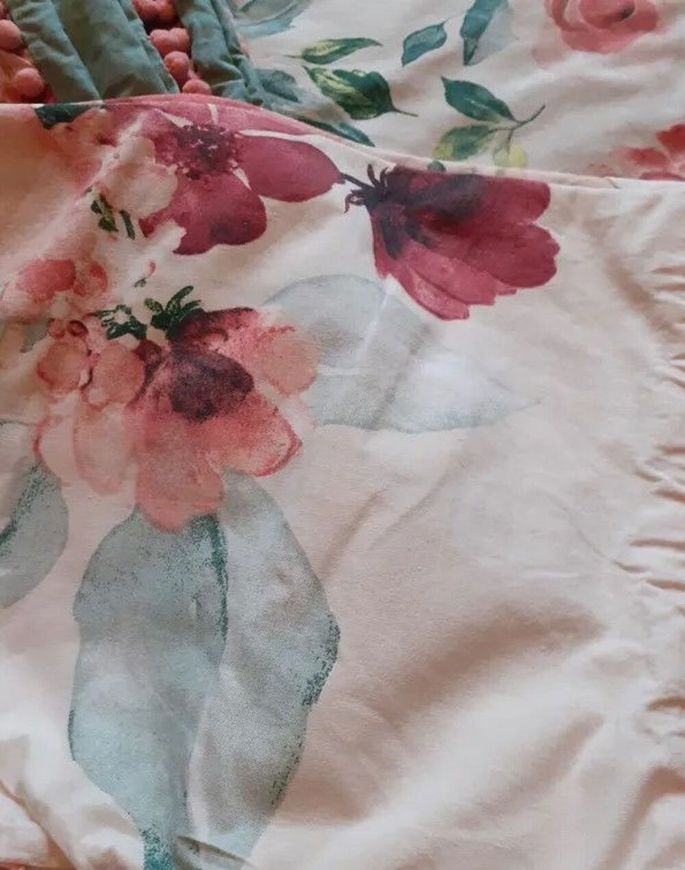 drap housse couette fleurie et ses taies Décoration