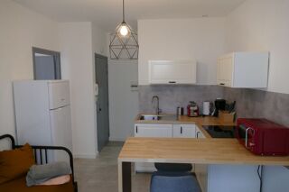  Appartement à louer 2 pièces 27 m²
