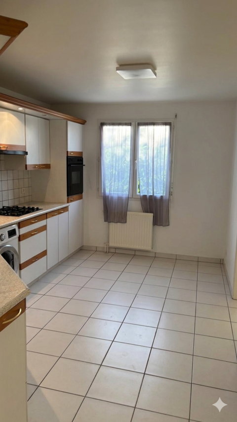  � Louer : Superbe Appartement T2 en Rez-de-Chauss�e avec Terrasse � Saint-Jorioz Appartement - 2 pi�ce(s) - 58 m�
