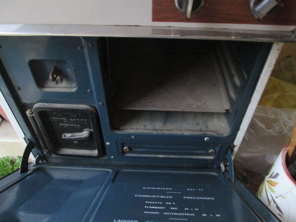 poele en fonte bois charbon Electroménager