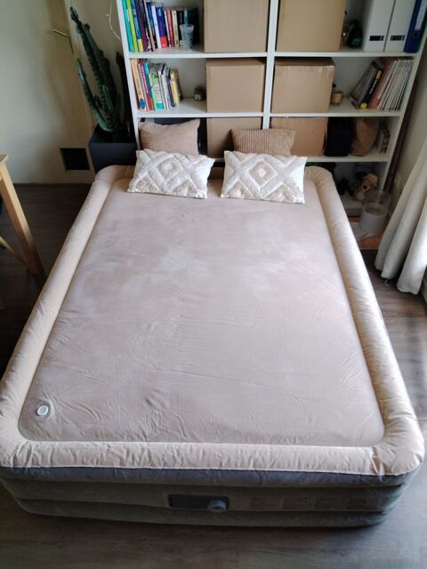 Matelas gonflable pompe lectrique  80 Montlouis-sur-Loire (37)