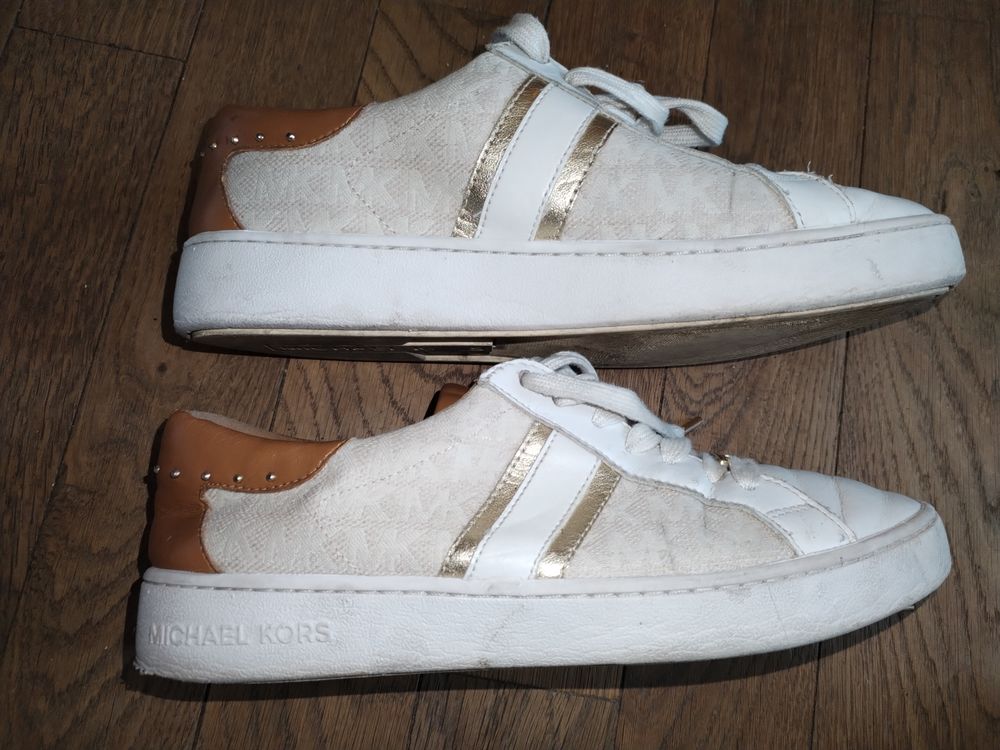 Chaussures MICHAEL KORS (taille 38.5)
Chaussures