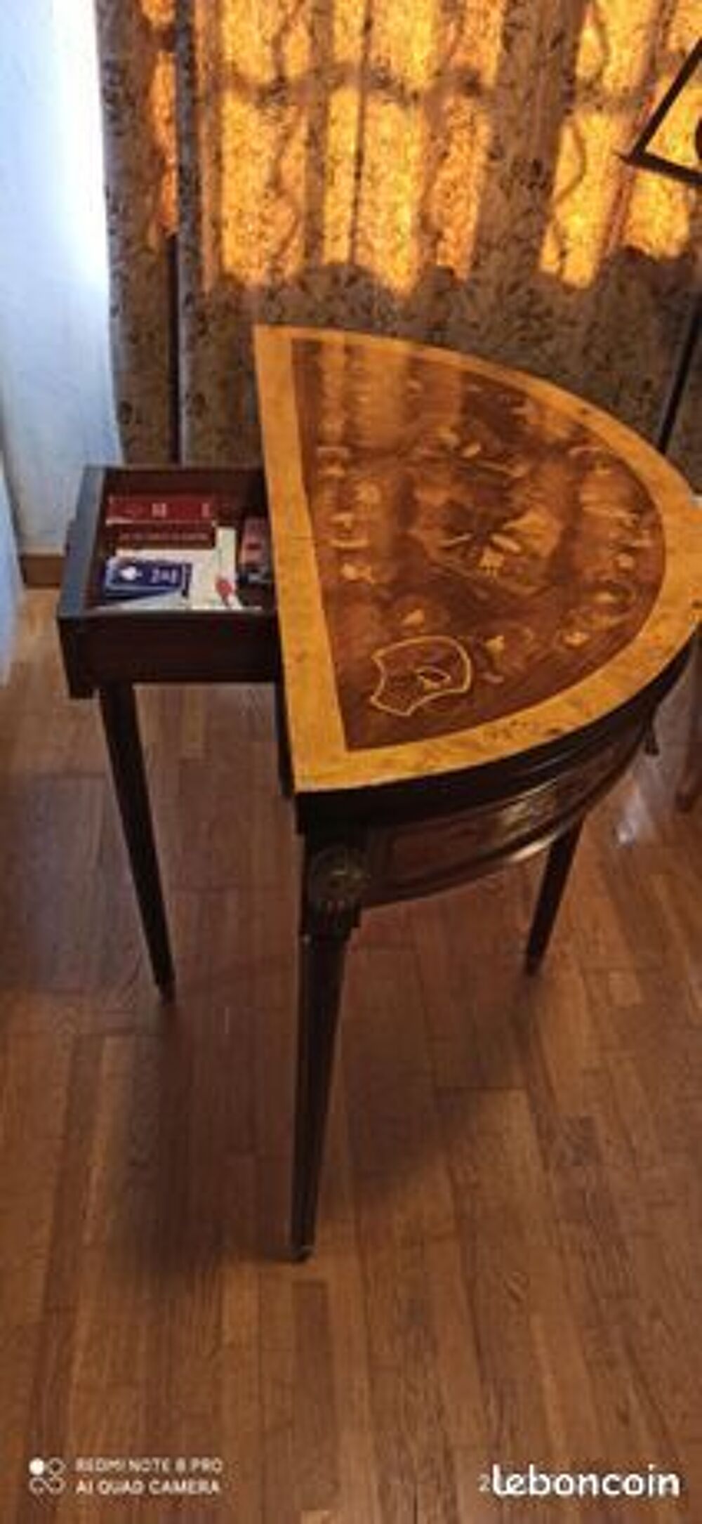 Tr&egrave;s belle table de jeux Meubles