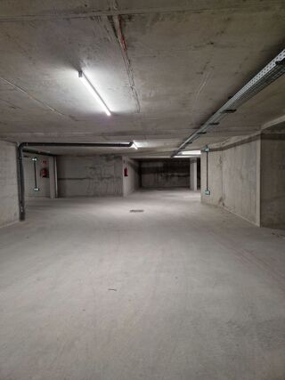  Parking / Garage à louer 14 m² Saint-genis-pouilly