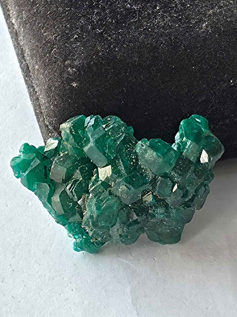 Sp&eacute;cimen Dioptase Vert Emeraude Intense-Cristal Brut 