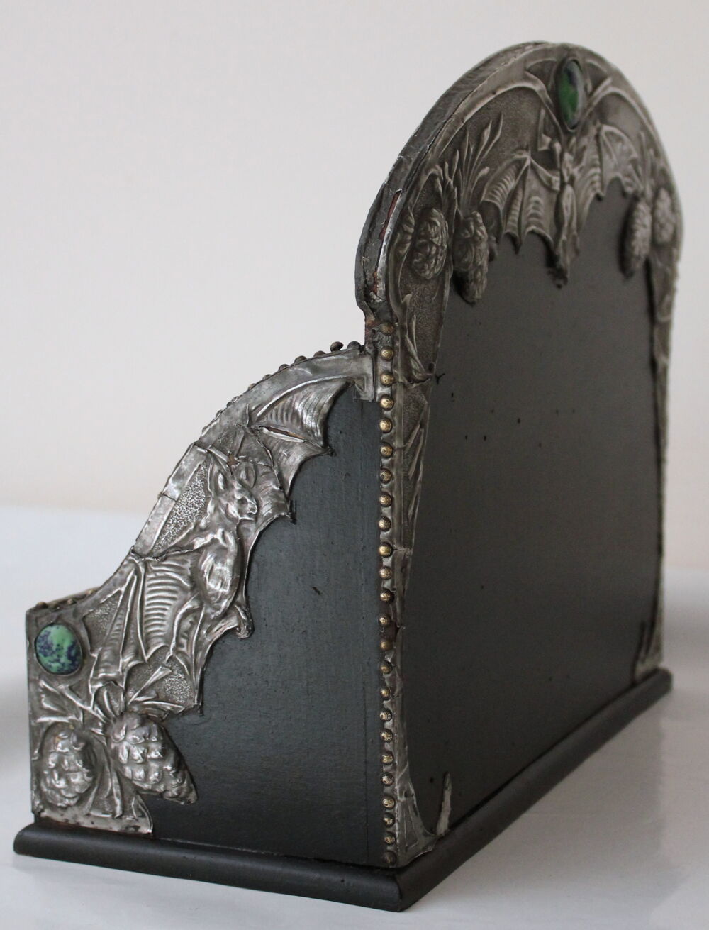 Porte lettres n&eacute;o gothique fin XIX
