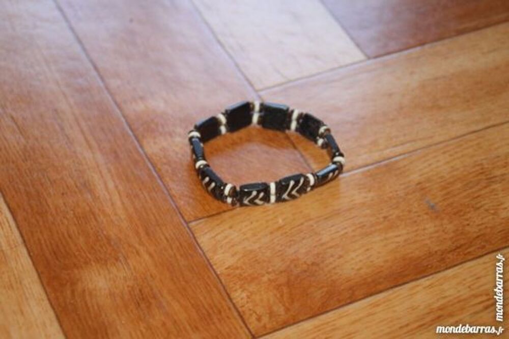 Jolis bracelets (28b) Bijoux et montres