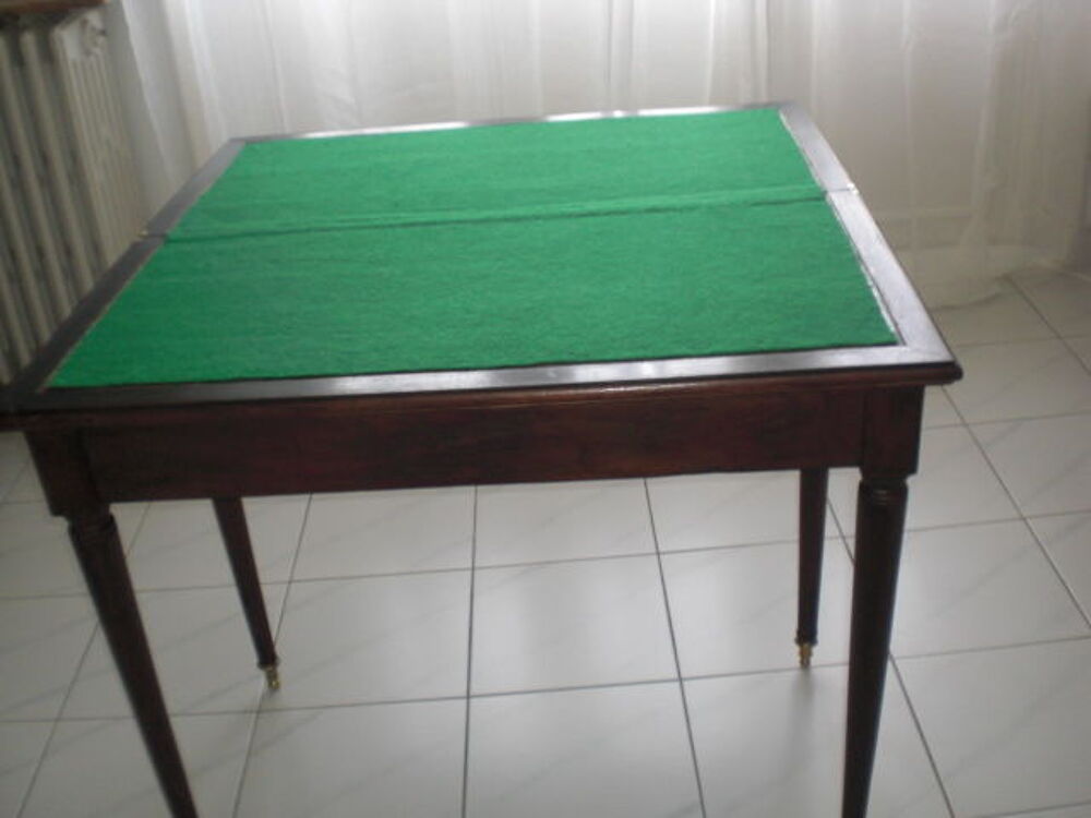 table &agrave; jeu Meubles