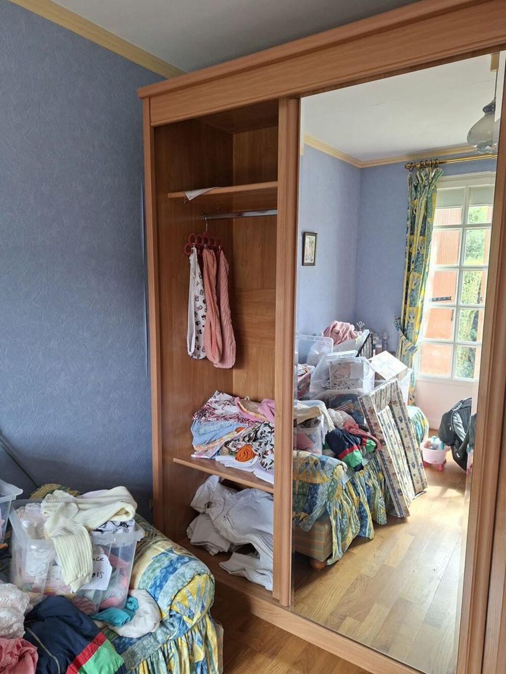 Armoire dressing en tr&egrave;s bon &eacute;tat Meubles