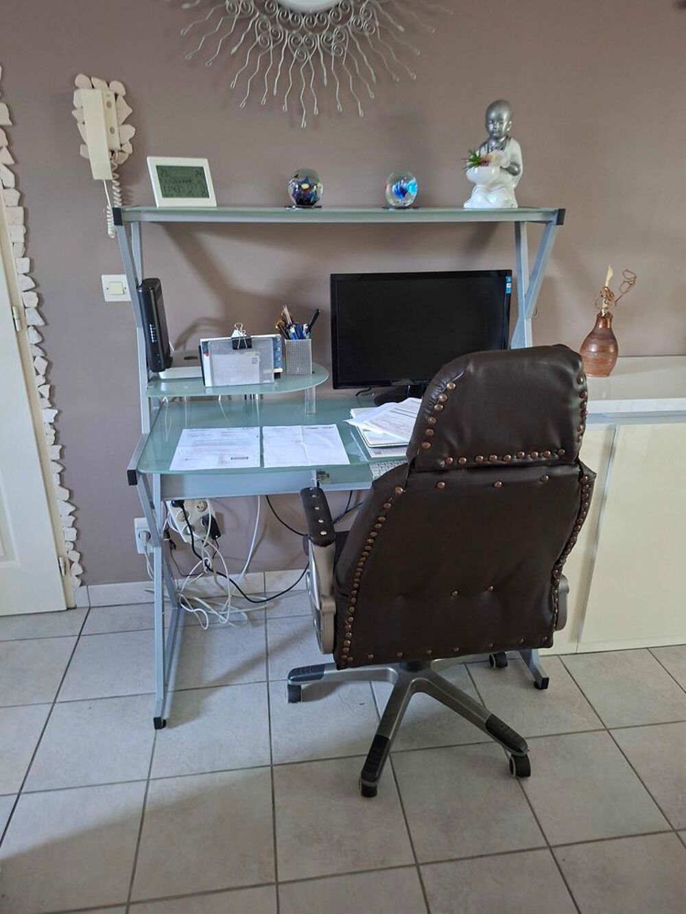 bureau en verre et son fauteuil Meubles