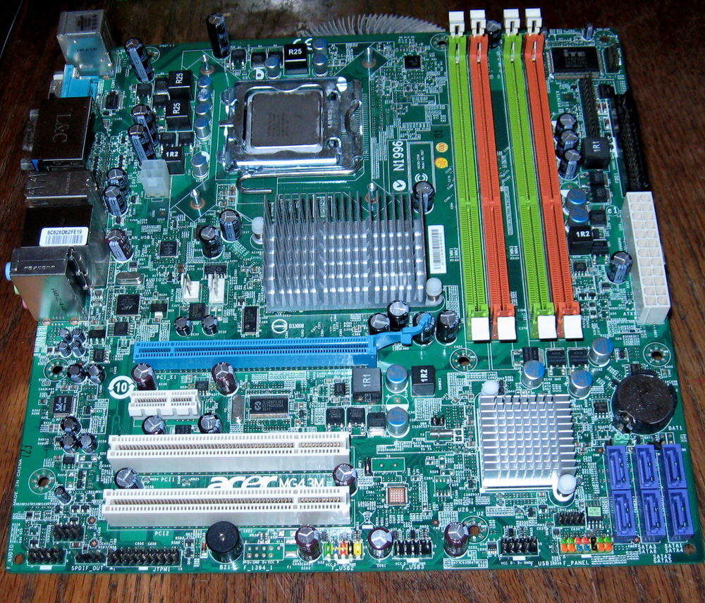 carte mere Acer + accessoires. Matériel informatique