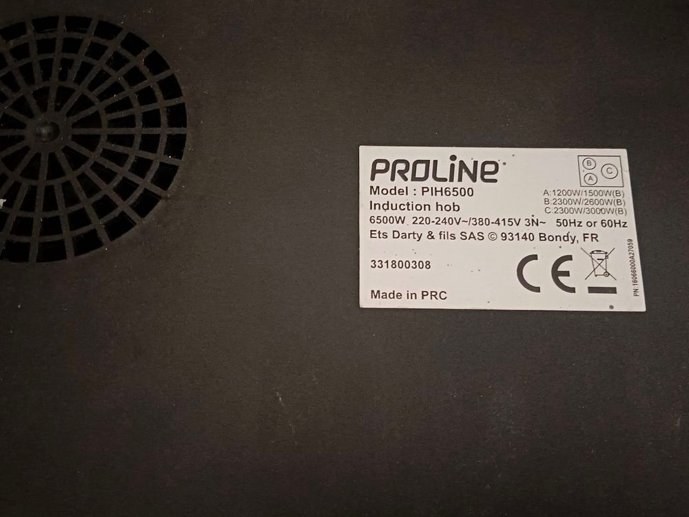table cuisson induction noire marque PROLINE Electroménager