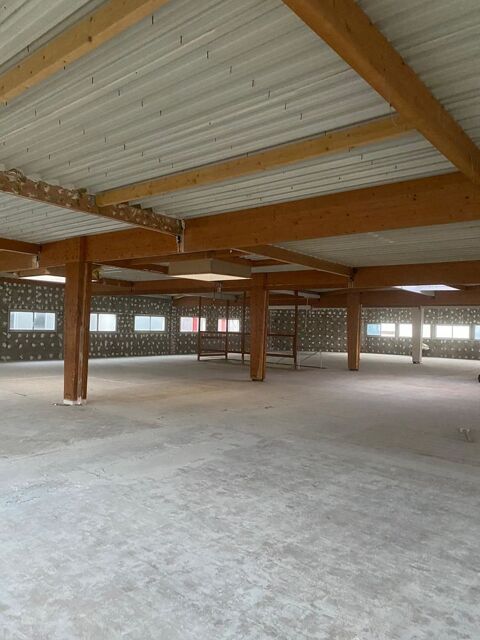 Local commercial 1002 m&sup2; Beaulieu 6500 17138 Puilboreau