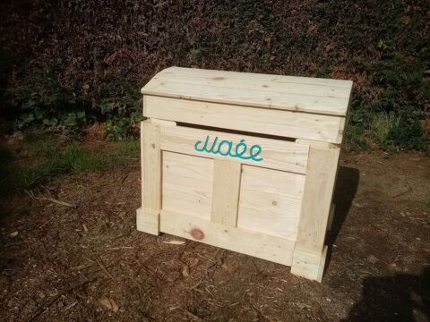 Coffre a jouets. Tourcoing (59)