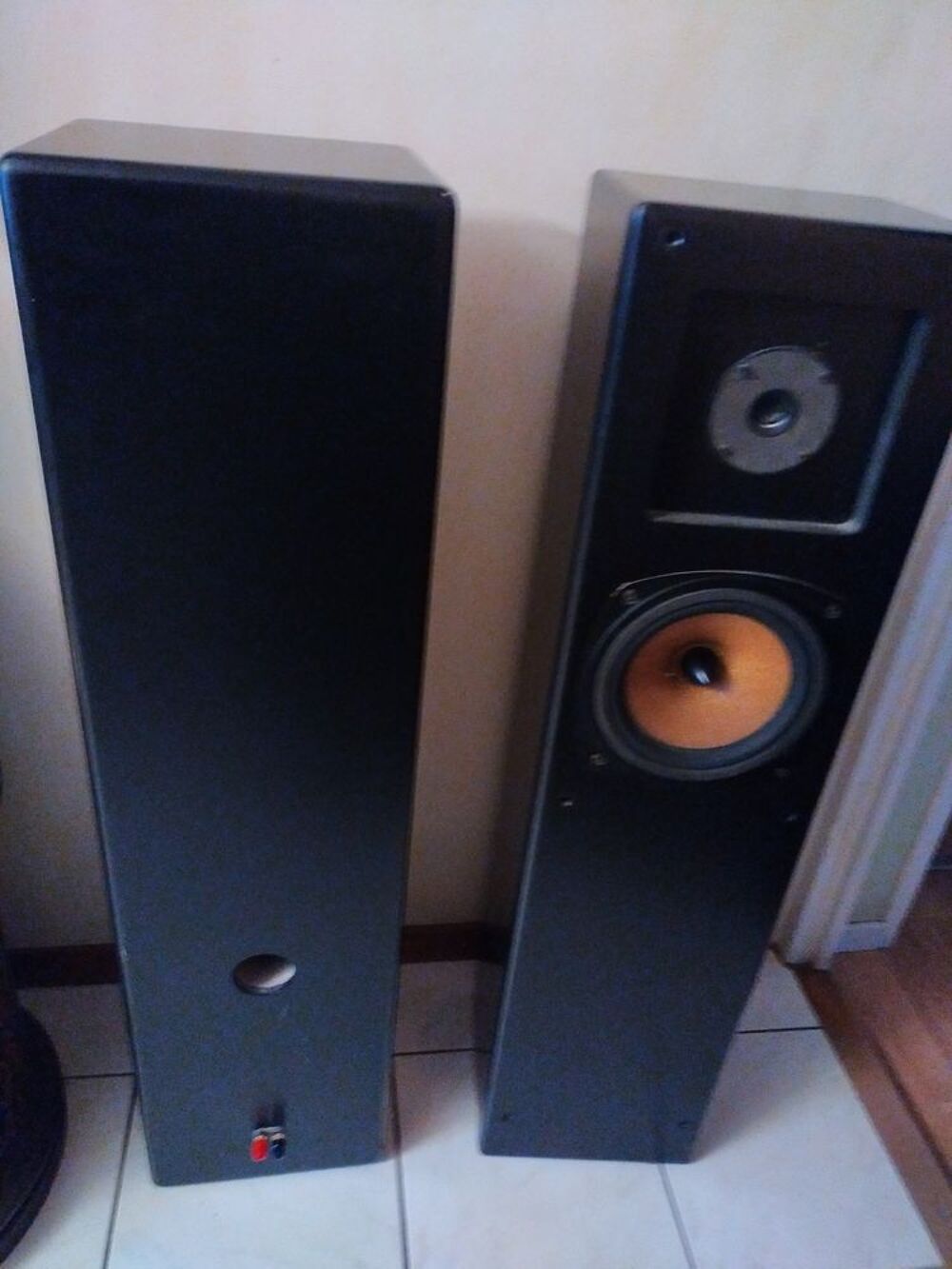 Paire de colonnes audiophile de grande taille laqu&eacute;e noires Audio et hifi