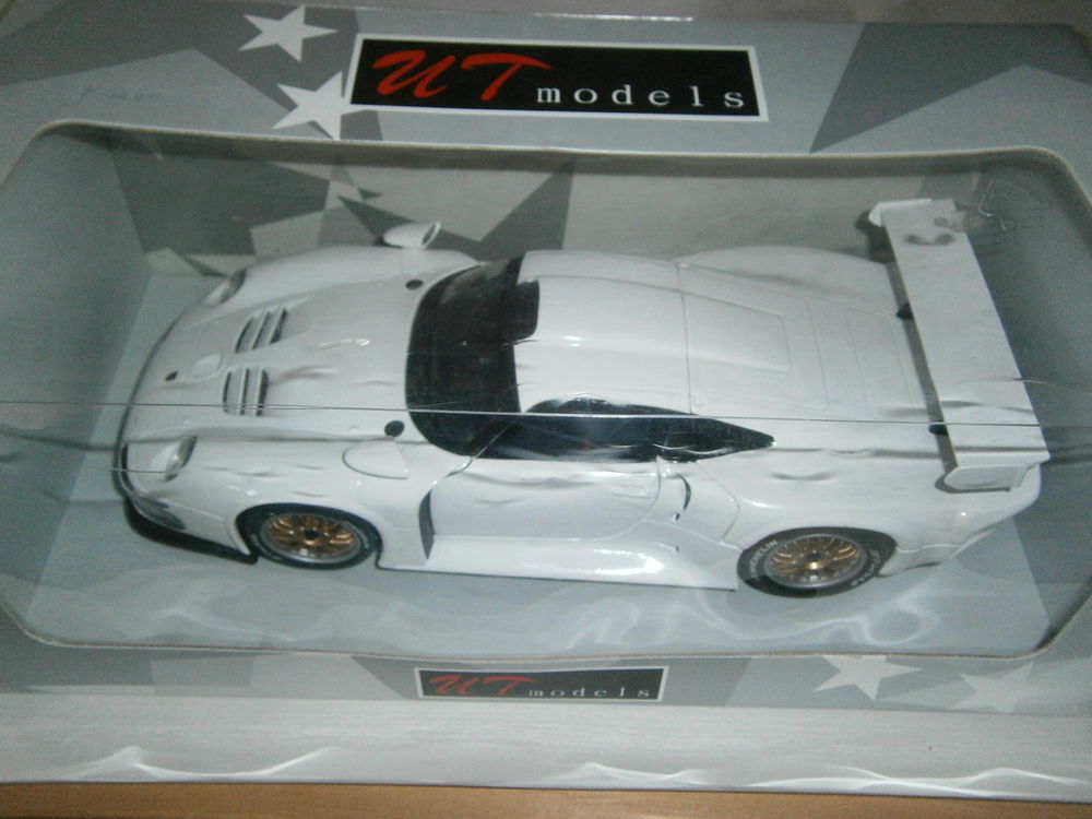 MINIATURE UT 1/18 PORSCHE 911 GTI 1996 