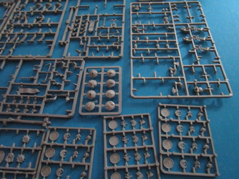 FIGURINE JEU DE ROLE"GAMES WORKSHOP" LOT JR22G 