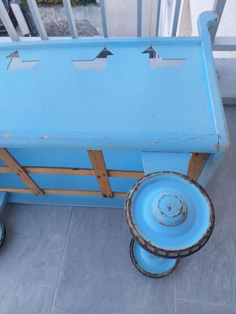 Lit de poup&eacute;e ancien en bois d&eacute;but ann&eacute;es 1930-Jouet ancien Jeux / jouets
