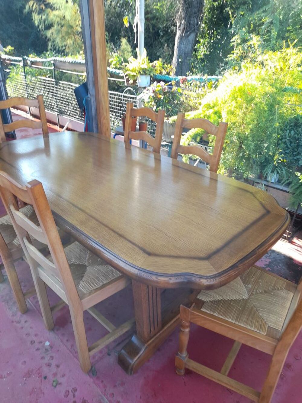 Tr&egrave;s belle table ancienne avec 6 chaises et rallonges Meubles