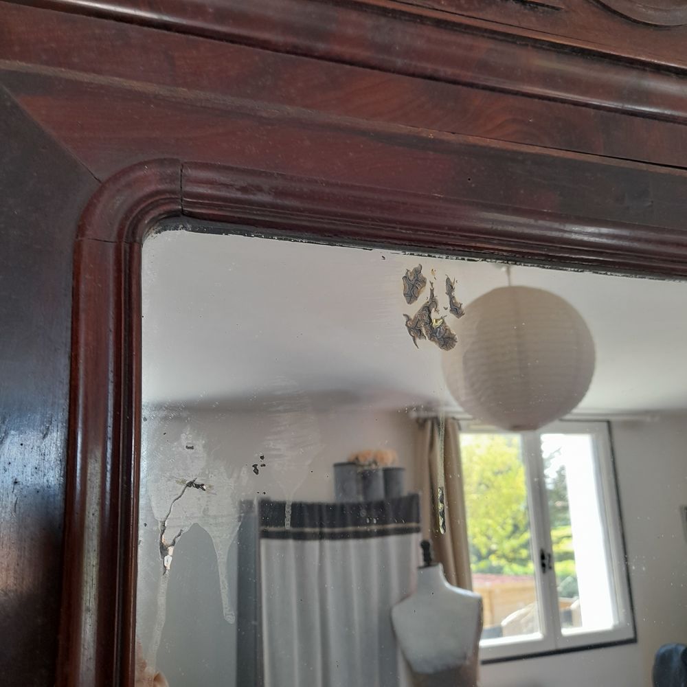 Armoire bonneti&egrave;re chapeau de gendarme acajou Meubles